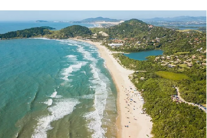 Explorando a Praia do Rosa: Um tesouro escondido do Brasil